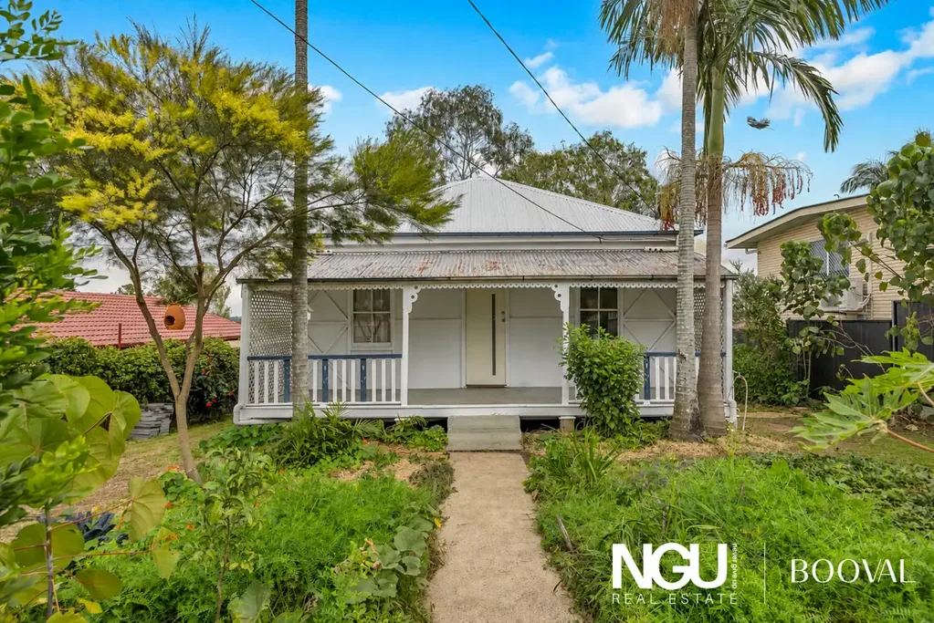 Bundamba 3ਬੈੱਡਰੂਮ Timeless Charm & Incredible Potential on 759m²