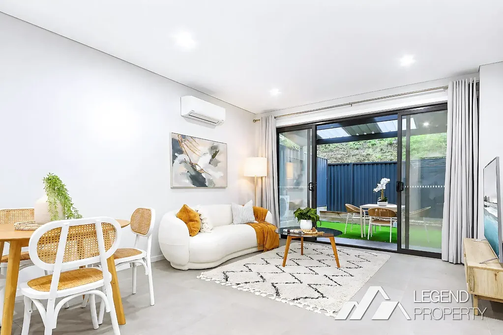 Telopea 3 Bedroom NEW LUXURY TOWNHOUSE IN CARLINGFORD WEST CATCHMENT!