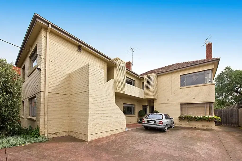 Spacious, Light & Bright two Bedroom First Floor Apartment!