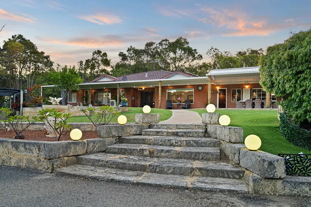 6 Yalgorup Drive, Bouvard, WA 6211