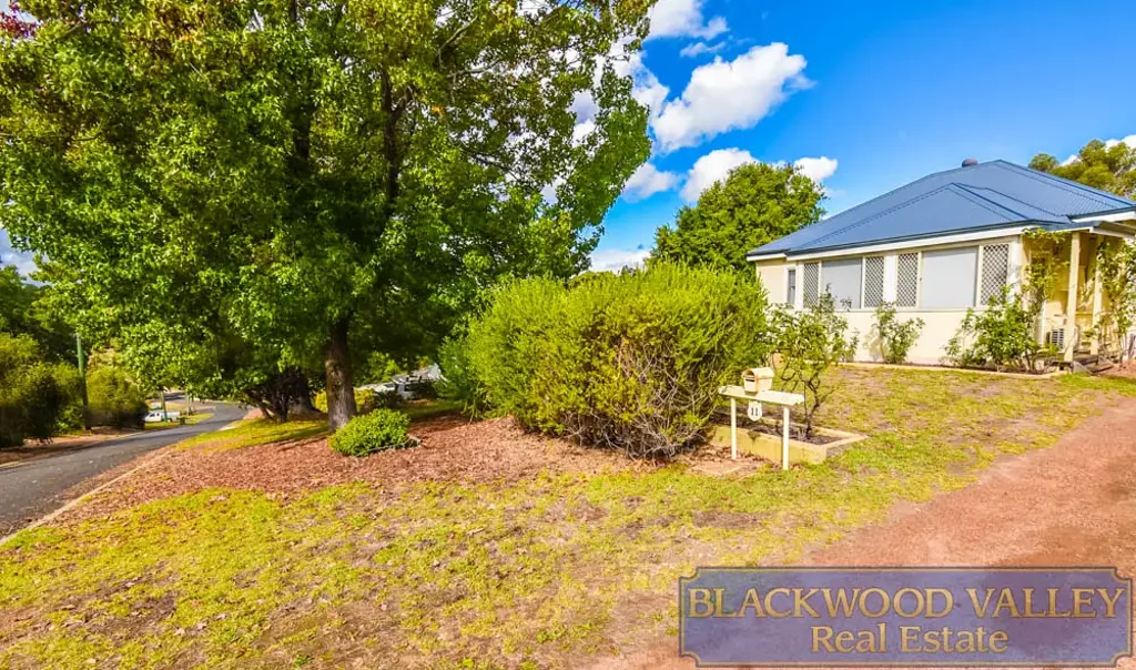 11 Lockley Avenue, Bridgetown, WA 6255