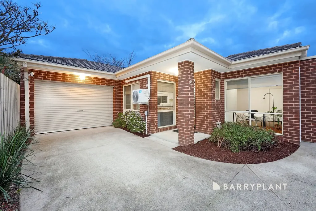 Knoxfield 3房 Knoxfield：采光充足、低维护的宜居之所 Light-Filled, Low-Maintenance Living in Knoxfield