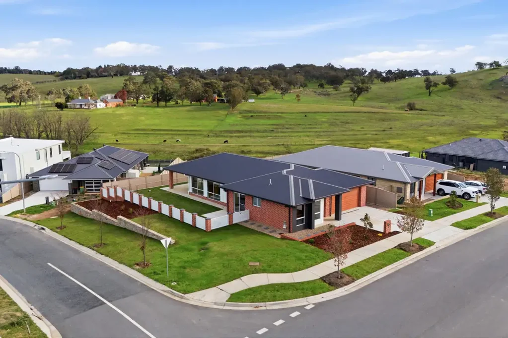 Yass 4ਬੈੱਡਰੂਮ Space, Style & Exceptional Quality – A Home You'll Love for Years to Come
