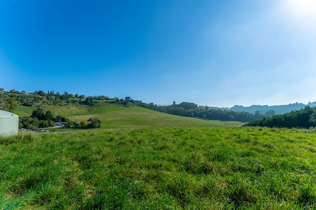 Hadlow  Valley Views, Space & Serenity – 1.5ha - Act NOW