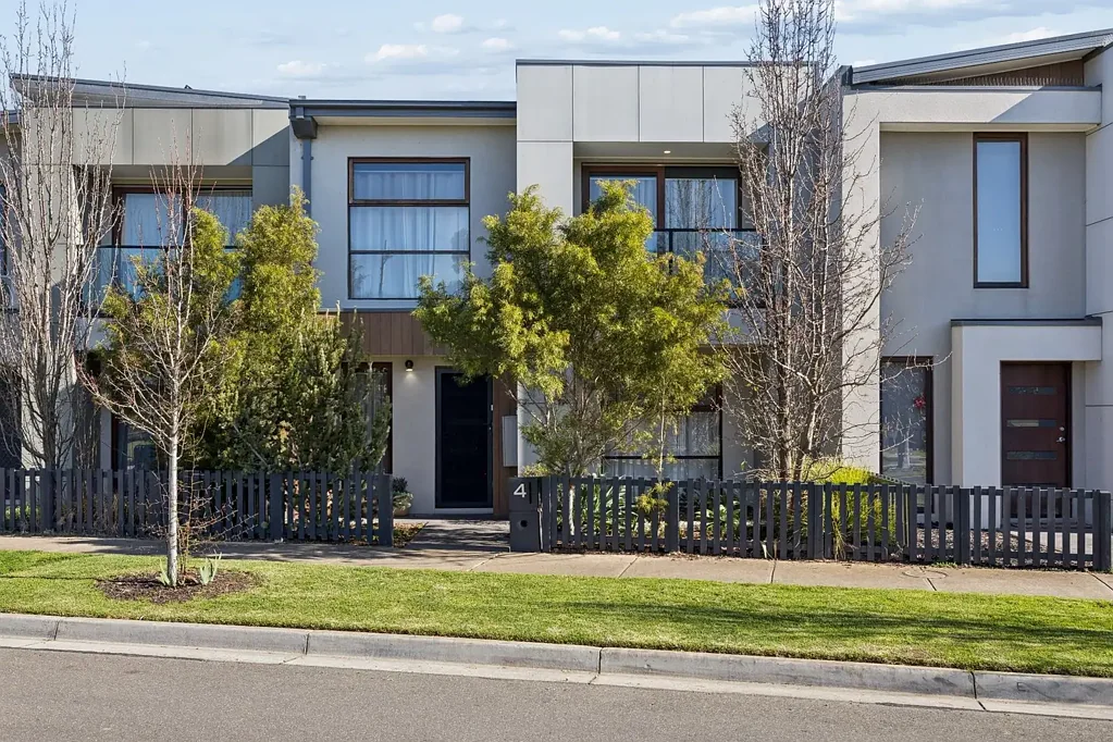 Werribee 3 Bedroom EXQUISITE PARKLAND & COLLEGE ZONE