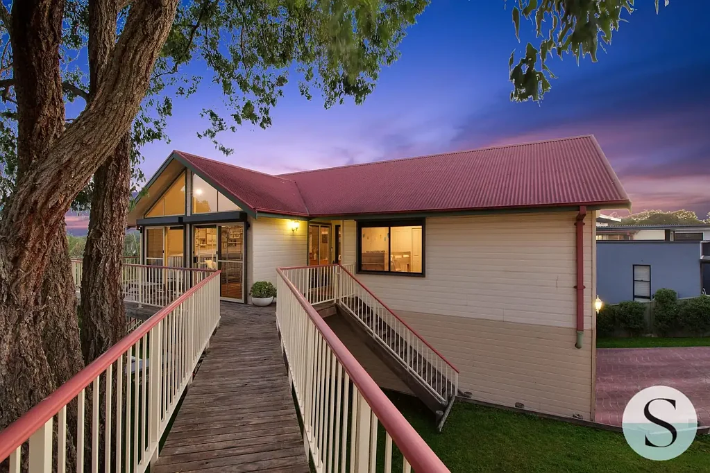 1 Scobie Street, Fletcher, NSW 2287