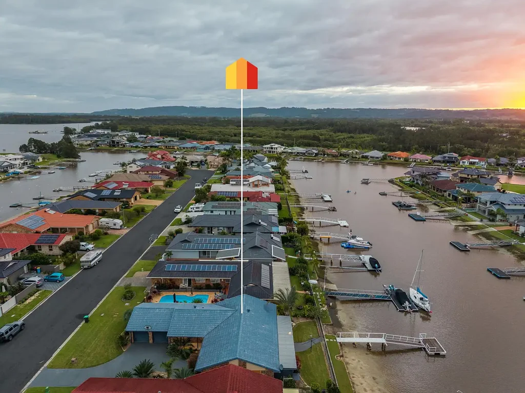 West Ballina 4ห้องนอน North-Facing Waterfront Living with Private Boat Ramp and Pontoon
