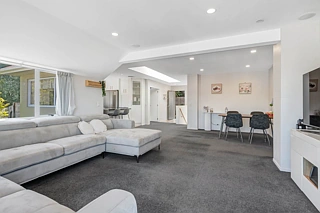 19a Masterton Road, Rothesay Bay, North Shore City