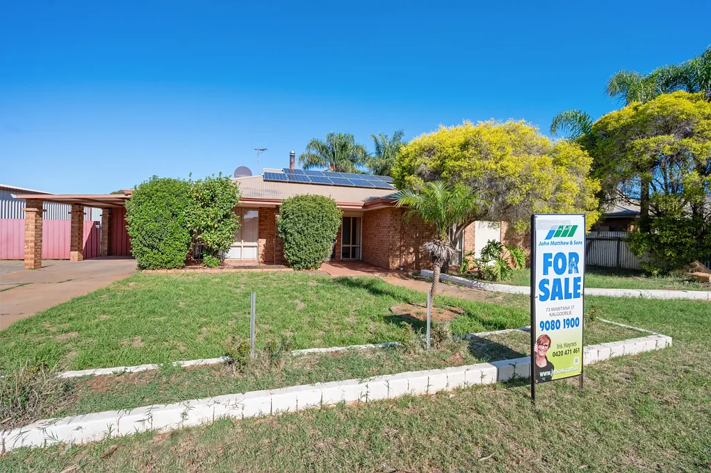 Boulder 4chambre Renovate and Reap the Rewards – 4x2 with Pool & Shed!