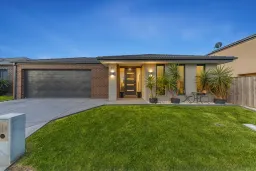 49 Heathcote Grove, Officer