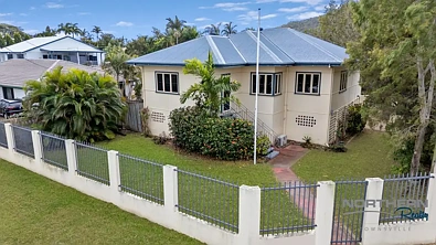 Hyde Park 4 Slaapkamer Timeless Character, Endless Potential in Prestigious Hyde Park