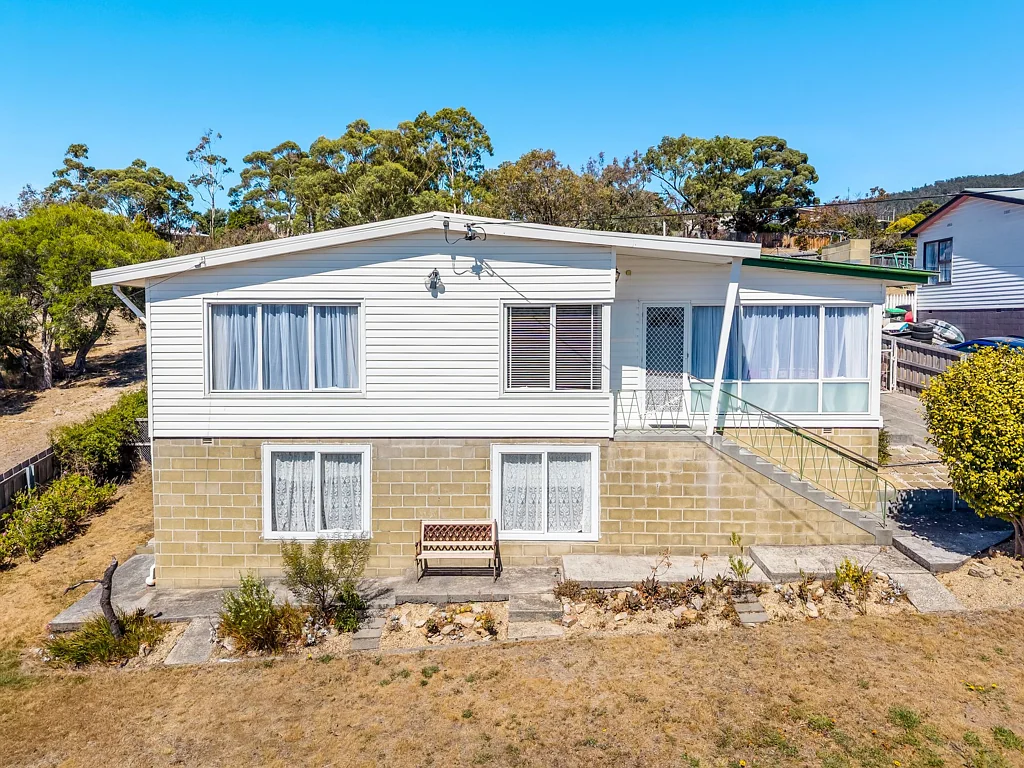 17 Bradfield Street, Claremont, TAS 7011