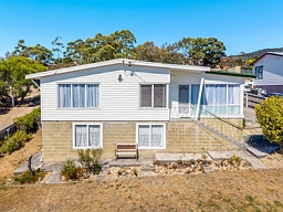 17 Bradfield Street, Claremont