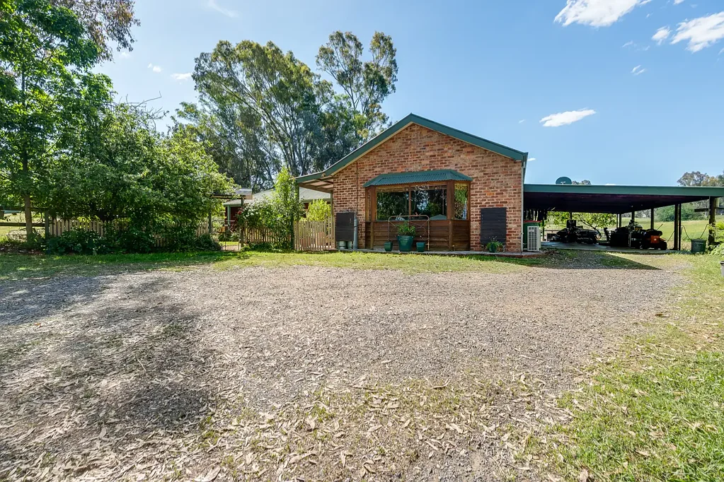 Yackandandah 4房  12.92 ACRES - 4 BEDROOM HOME - STUDIO = HAPPINESS