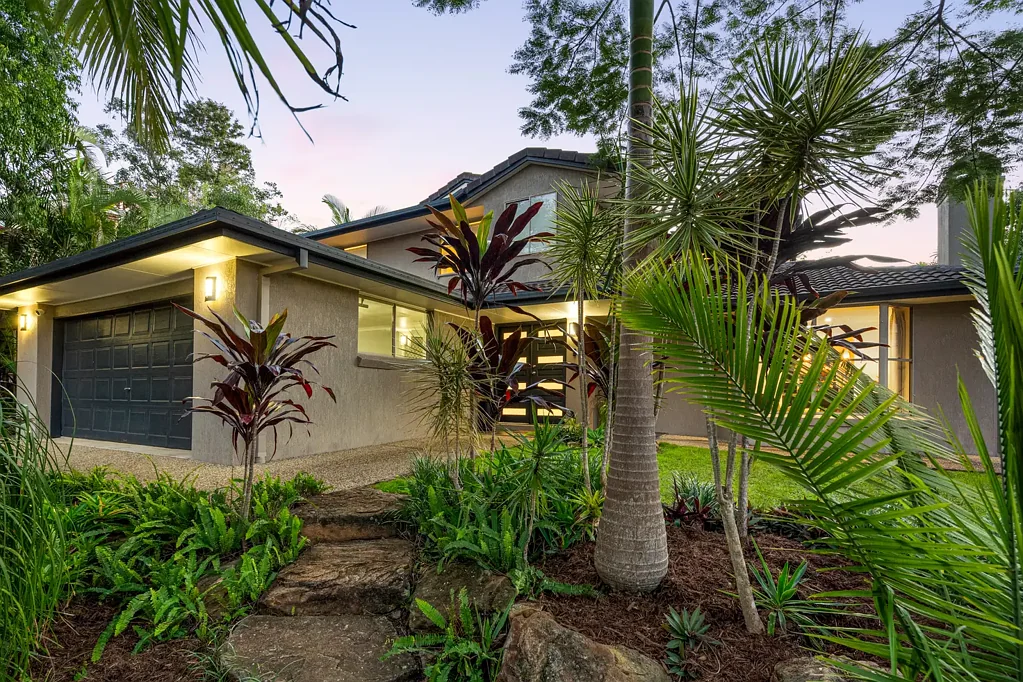 Brookfield 5બેડરૂમ Elevated Brookfield Family Home with Resort-Style Pool