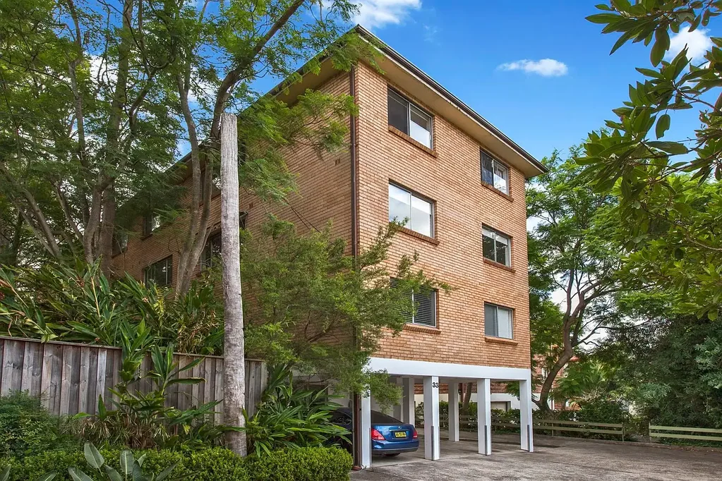 Conveniently Positioned 2 Bedroom in Mosman