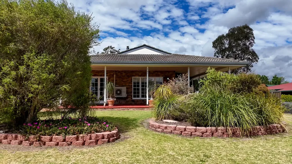 145 Miles Street, Tenterfield, NSW 2372