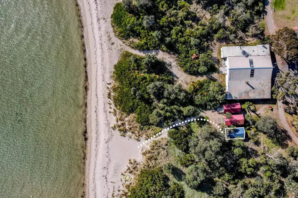 Rosebud 1Habitaciones Coastal Canvas - Vibrant Boatshed Steps from the Sea