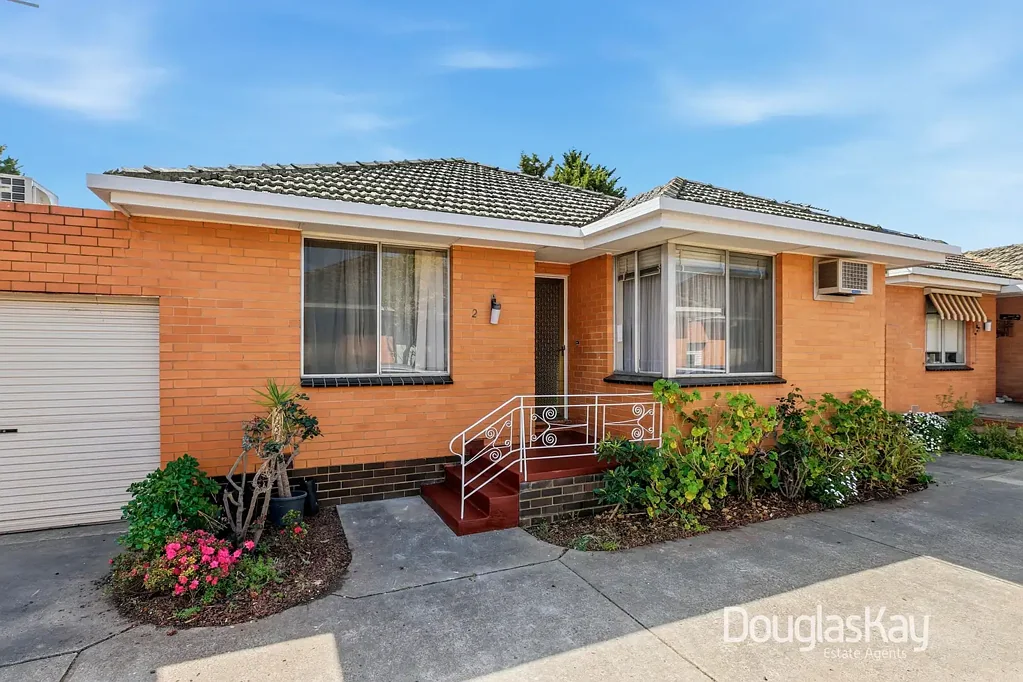 West Footscray 2房 经典别墅，内西区都市大熔炉。 Classic Villa, Inner West Urban Melting Pot.
