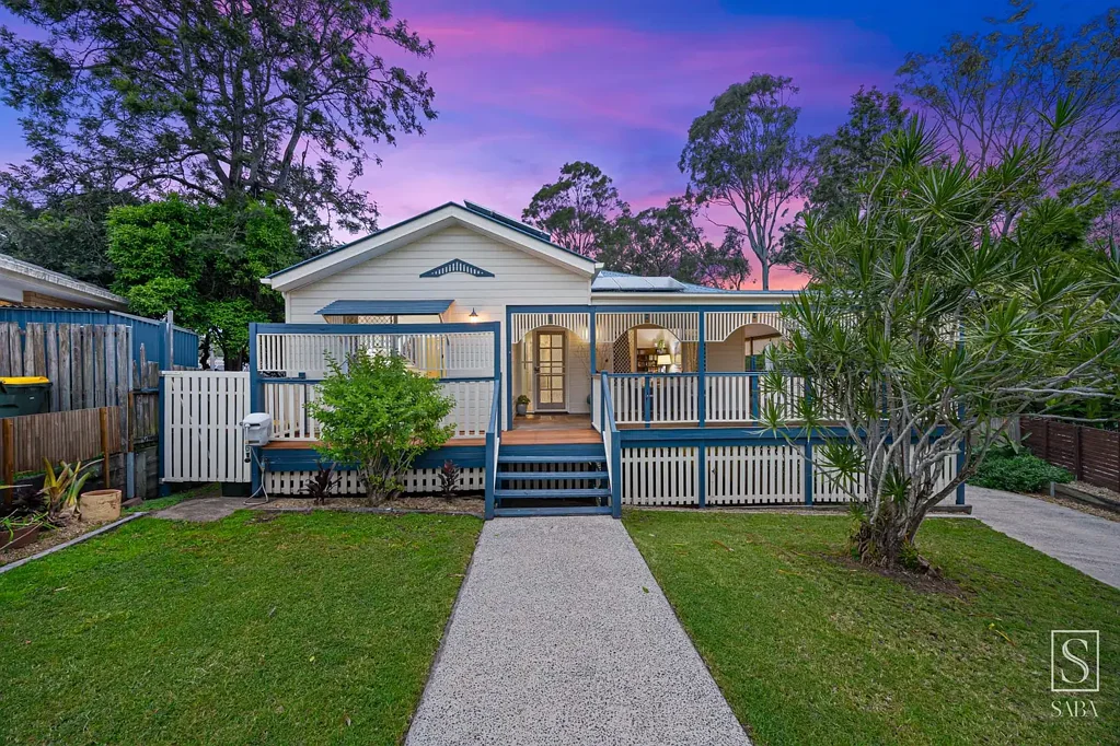 8 Lyndora Close, Riverhills, QLD 4074