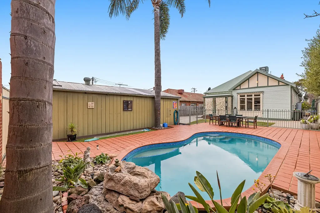 Essendon 4 Bedroom Enticing Edwardian In Top Locale