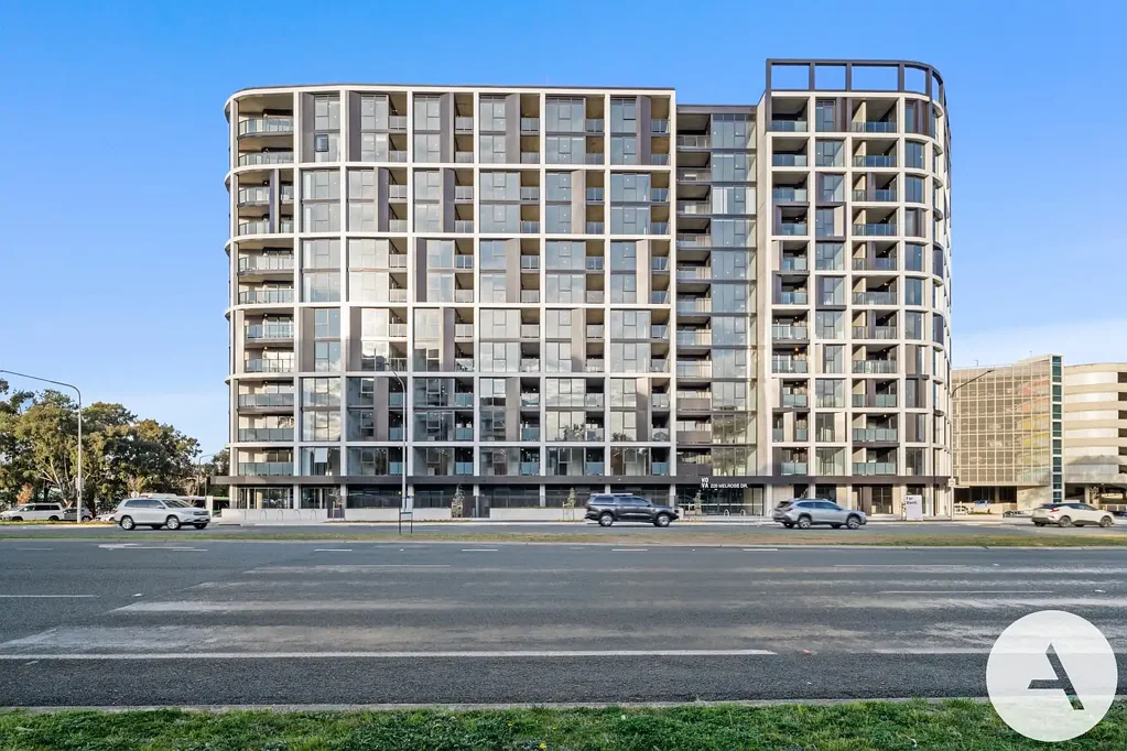 Phillip 1房  North-Facing Sunlit Apartment in the Heart of Woden