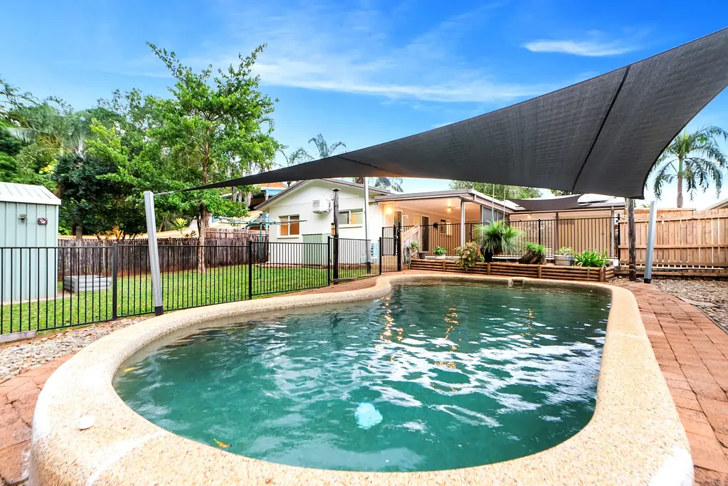 Luxury Modern Home with Swimming Pool and 7.6 x 6 m Shed