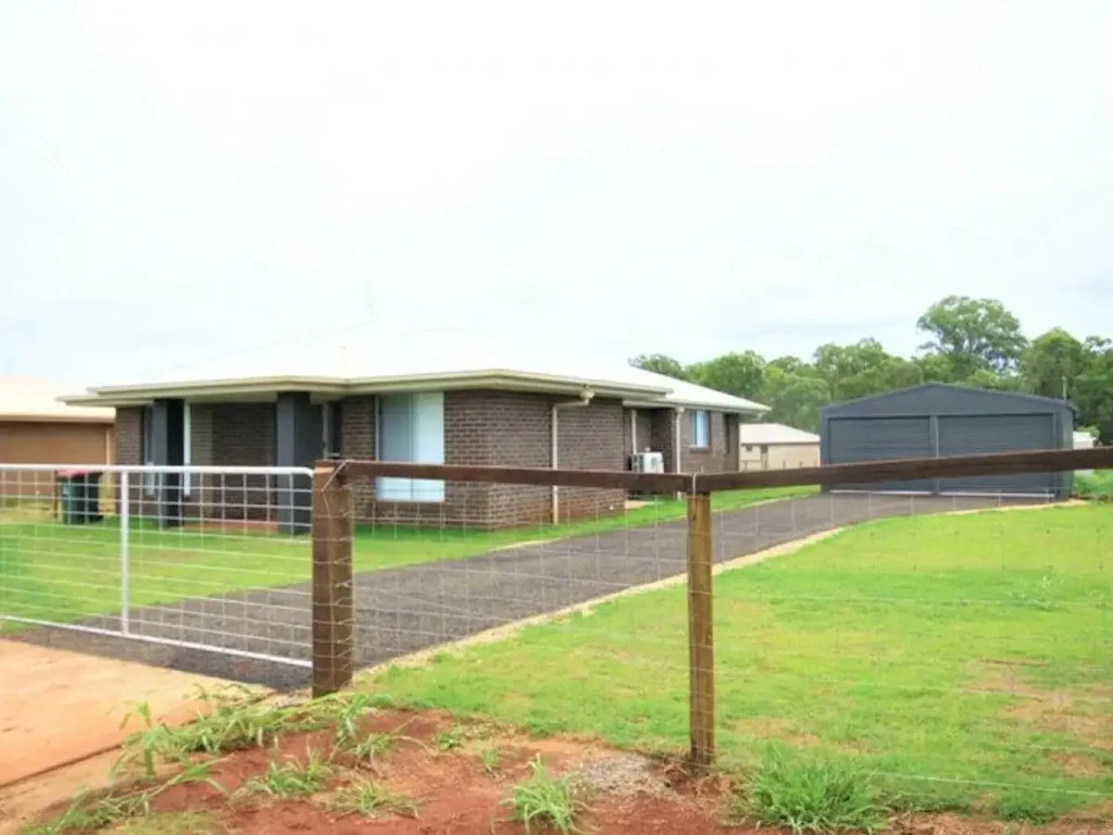 3 bedroom home with large shed