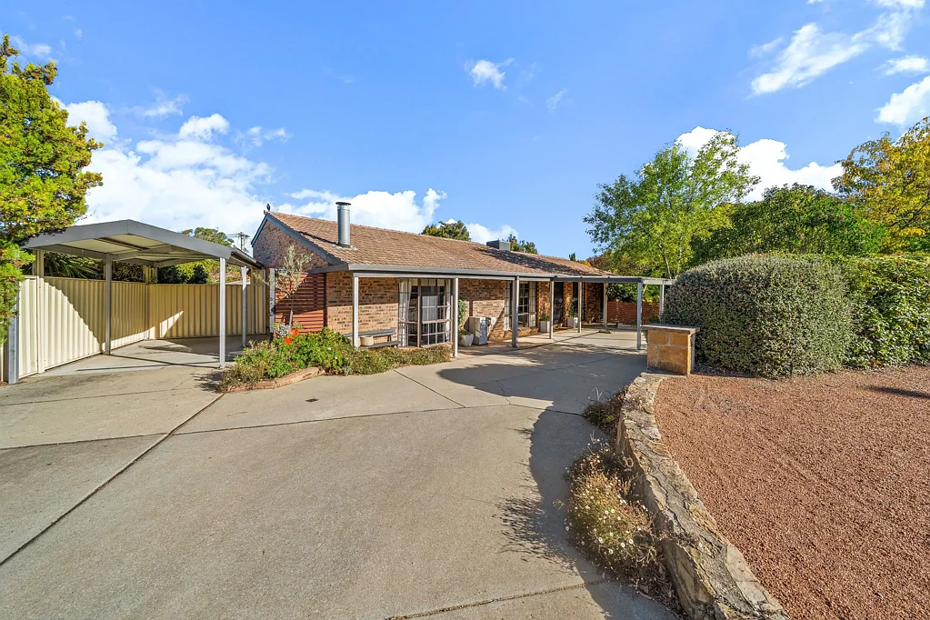 2 Joske Place, Latham, ACT 2615