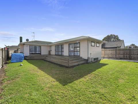 Takanini 3房  Solid Home - 3 Beds, Fully Fenced Section!