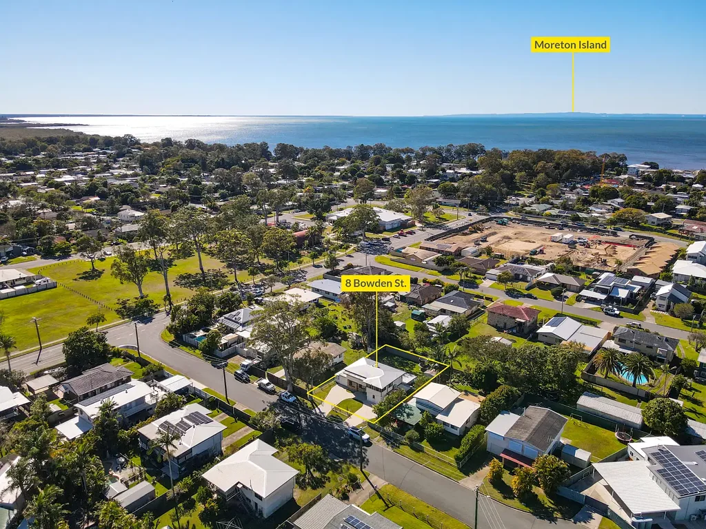 Deception Bay 3房 双重居住潜力 | 楼上3间卧室 + 楼下2个房间 DUAL-LIVING POTENTIAL | 3 BEDROOMS UP + 2 ROOMS DOWN