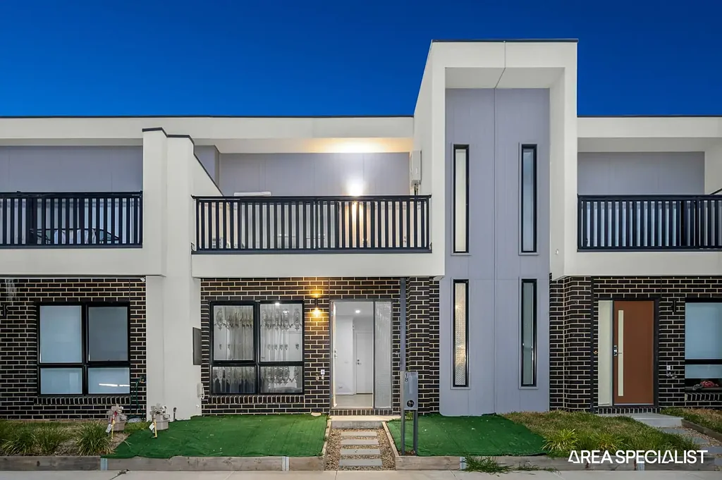 18 Myrtle Walk, Cranbourne West, VIC 3977