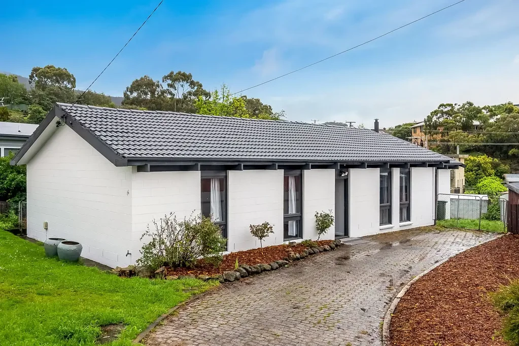 Claremont 3房  Pure. Welcoming. Simple