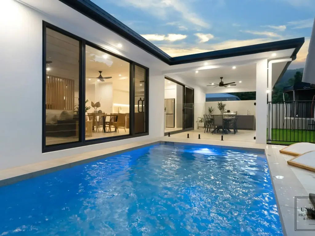 Smithfield 4 Bedroom Buy almost new and enjoy everyhing being done perfectly