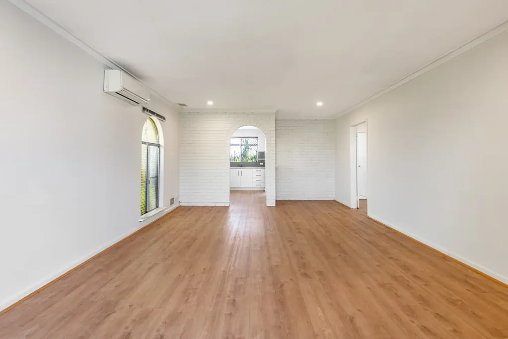Yokine 2房  Secure Investment in Prime Yokine – Stylish Villa with Long-Term Lease Until 2027