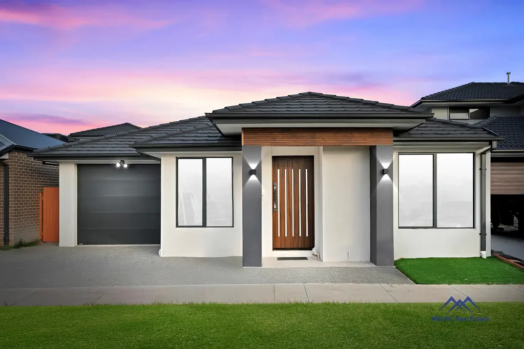 Beautiful 4-Bedroom Family Home in Tarneit !