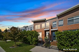62/128 John Gordon Drive, Coombs