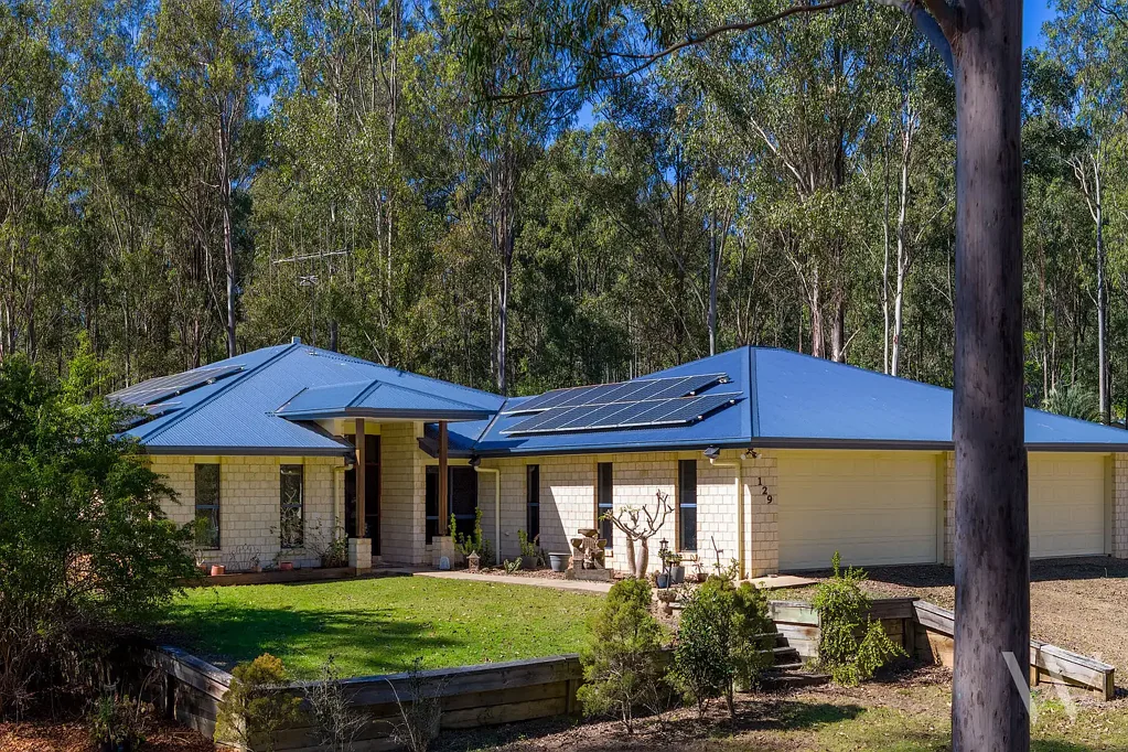 Curra 4कमरा ESCAPE TO THE COUNTRY - A SPACIOUS HOME ON 2.5 ACRES!