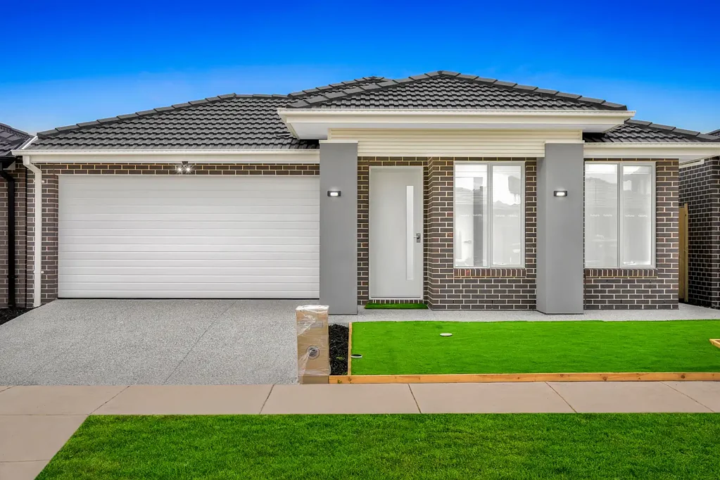 Your Dream Family Home Awaits at Thornhill Park!