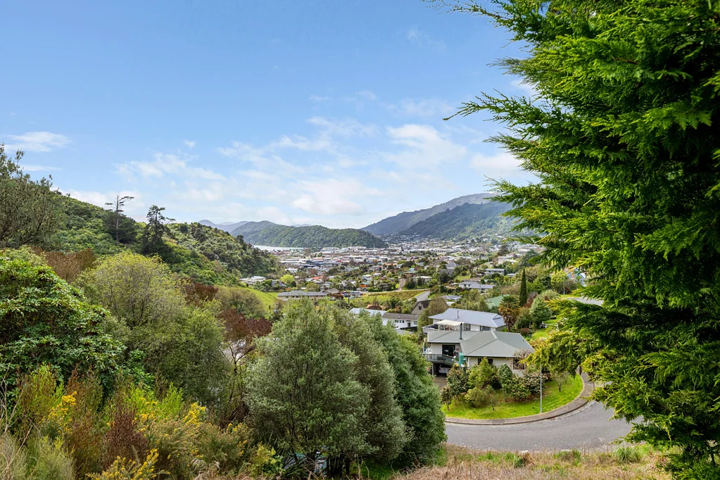 Picton Big Section. Big Potential. Great Picton Location
