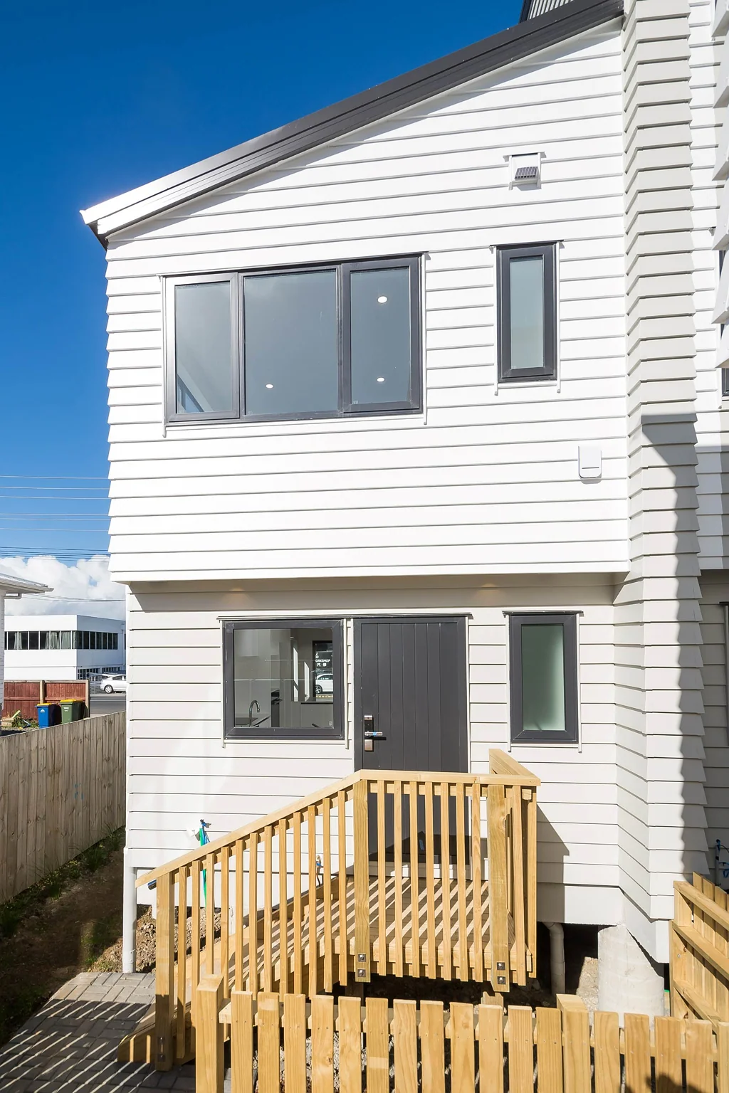 Brand new 2 bedroom townhouse with 2.5 bathroo...