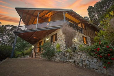 Darlington 4房  Elevated Family Living with Stunning Hills Views