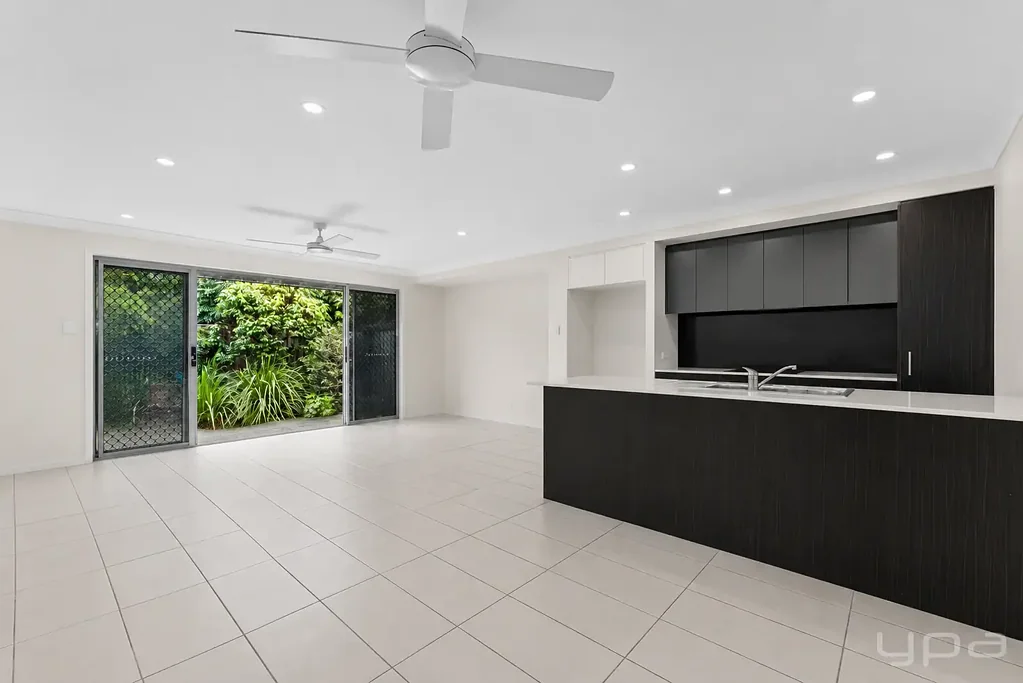 Pimpama 3房  Move In or Cash In, This Pimpama Townhouse Delivers - Welcome To 63/36 Cox Road, Pimpama