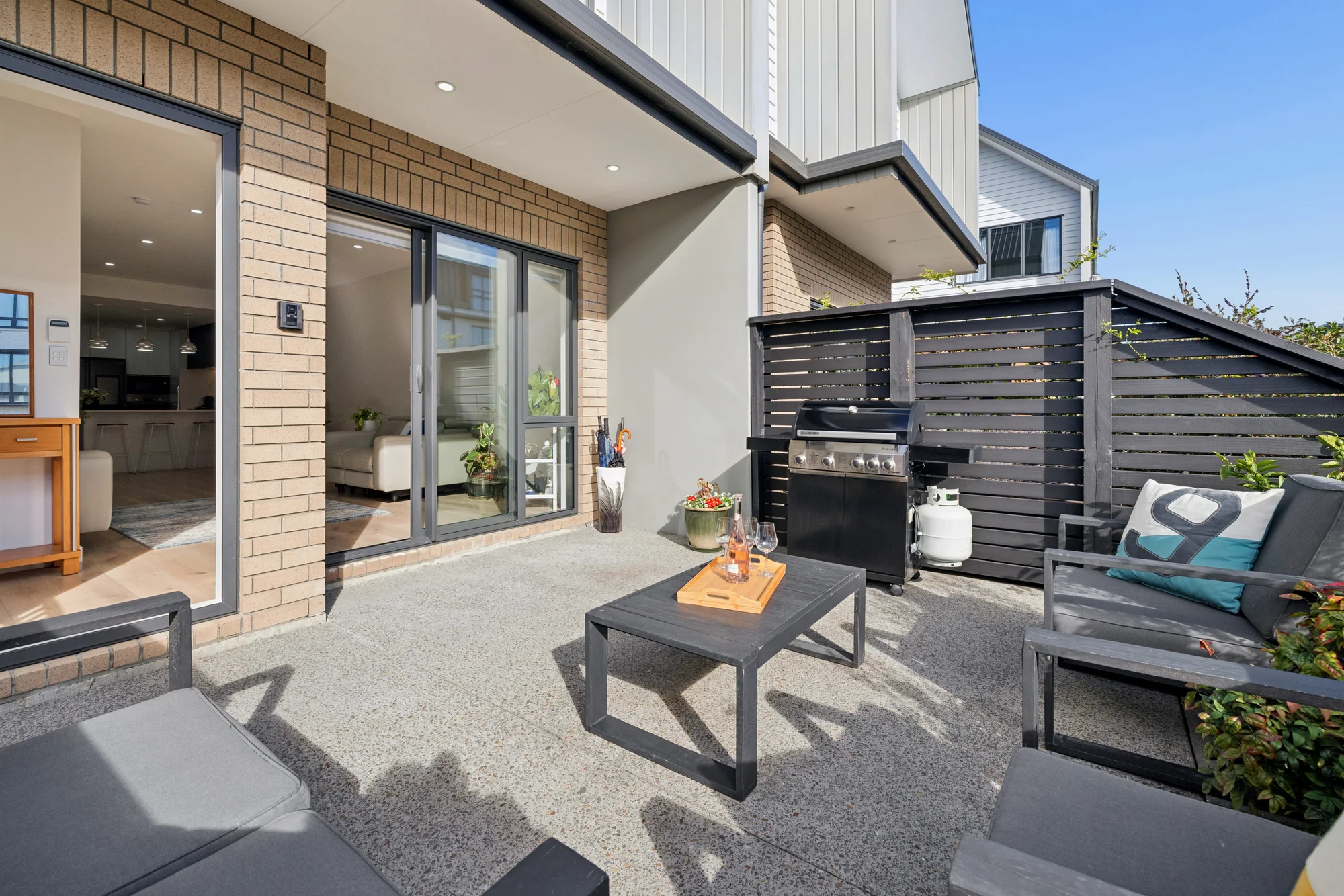 Long Bay 4房  Luxury freehold beachside living with elevator