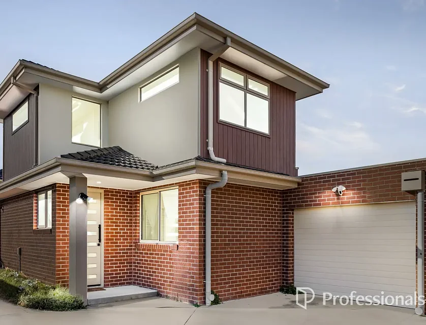 2/15 Lenore Street, Springvale, VIC 3171, 2 ਕਮਰੇ, 2 ਬਾਥਰੂਮ, Townhouse