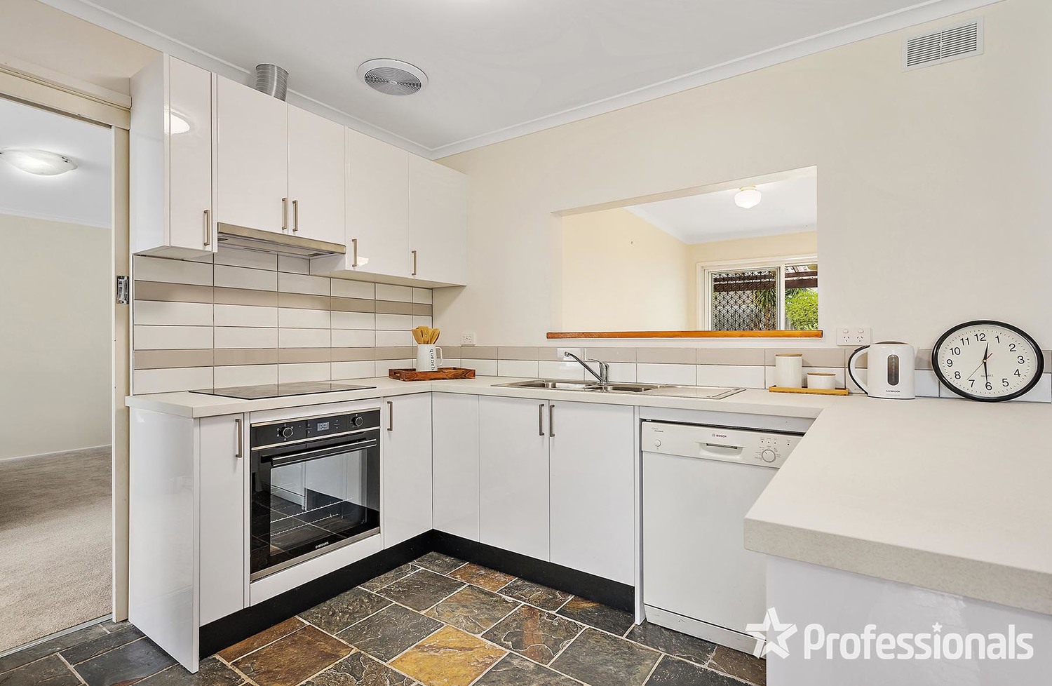 22 MCDERMOTT AV, MOOROOLBARK VIC 3138, 0部屋, 0バスルーム, House