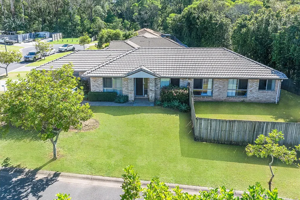 25 GREEN PLACE, Redland Bay, QLD 4165
