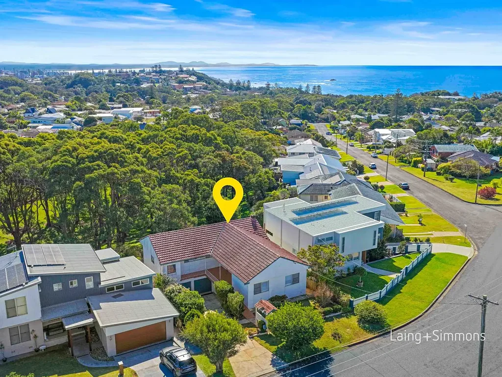 Port Macquarie 4房  Ocean Views & Endless Potential in a Tightly Held Coastal Enclave