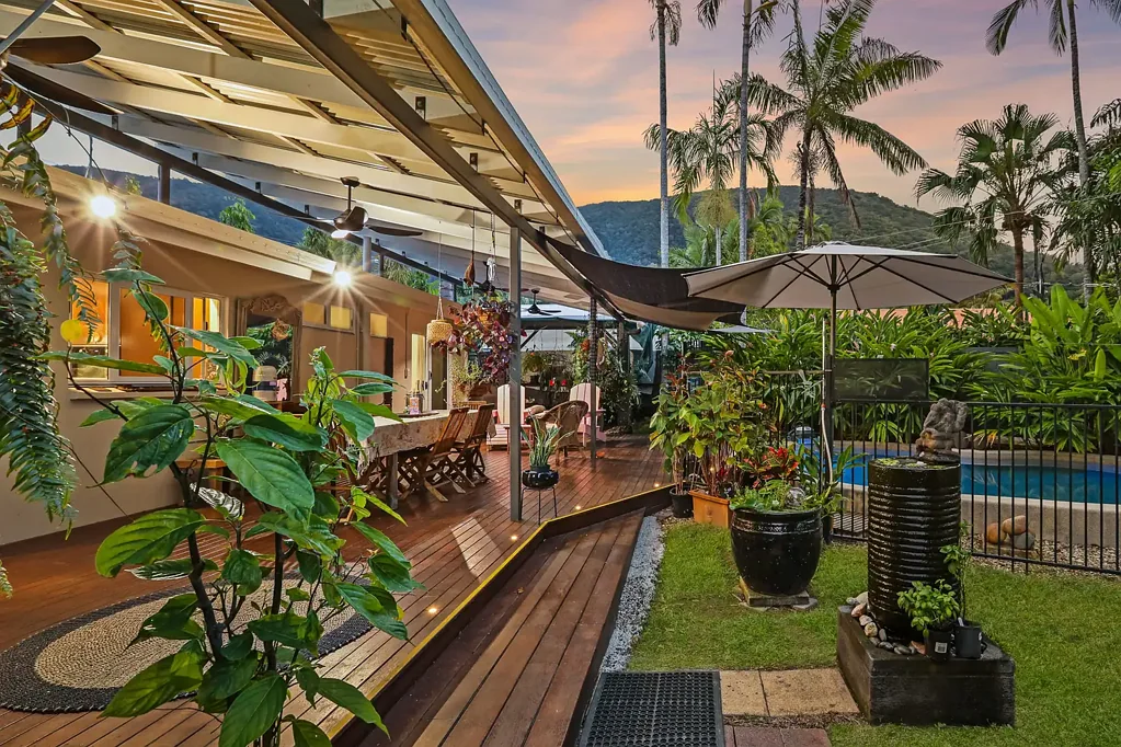 66 Terebra Street, Palm Cove, QLD 4879