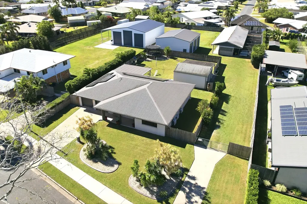 Ooralea 4房  Room for Horses. Space for Family. A Lifestyle to Love...